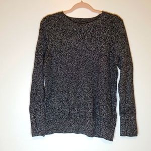 Lightly used sweater. Great for work.